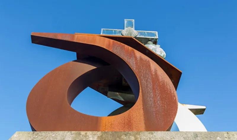 Conoce los monumentos más impresionantes del Camino de Santiago cantabro